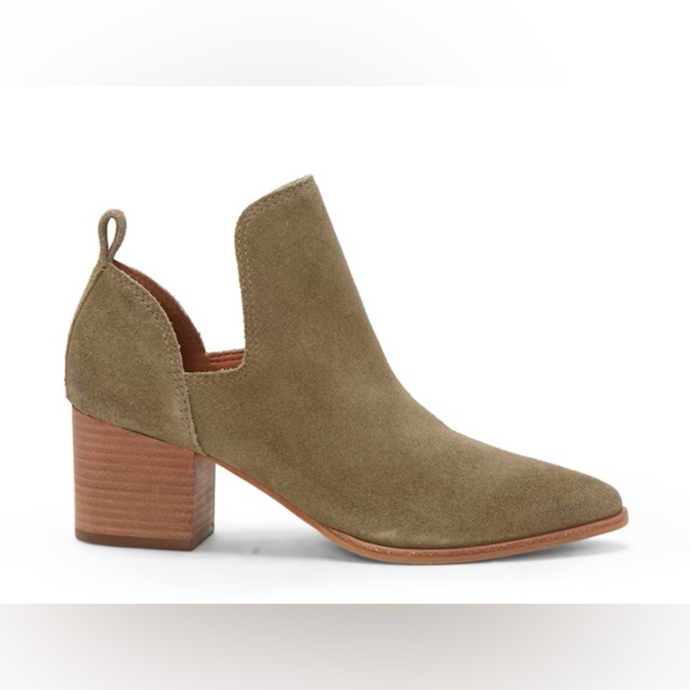 Gently worn Lucky Brand boots!